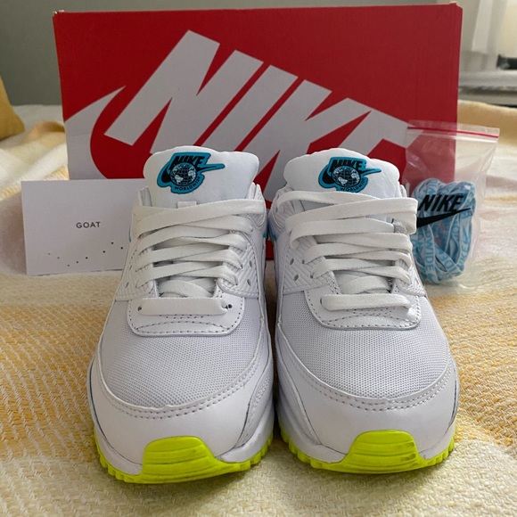 Nike Air Max 90 Worldwide - Picture 2 of 9